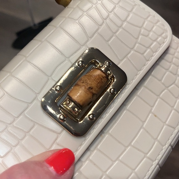 Tiny plastic and metal, bamboo purse with removable gold chain strap NWT - Picture 11 of 12